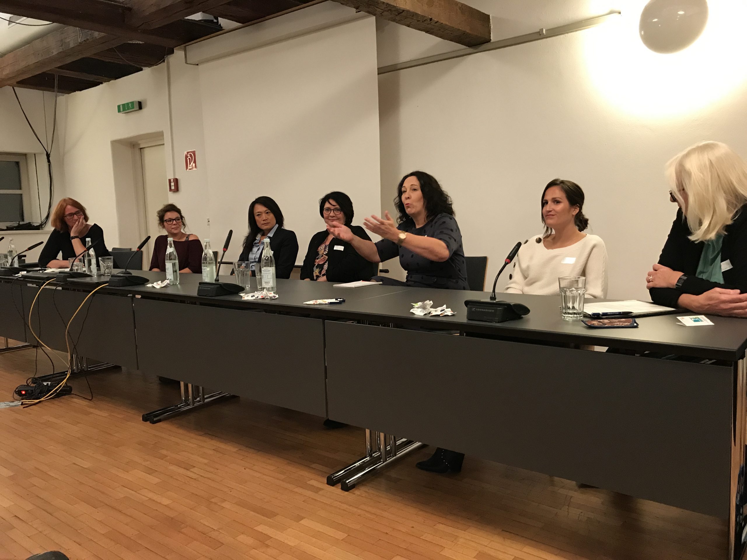1. Ladies‘ Night: Netzwerken für Gründerinnen