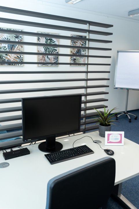 Coworking-Bereich und Lounge bei SCHWUNG